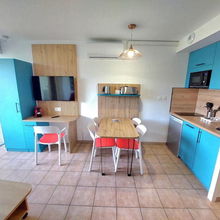 Studio avec clim, plage à 300m, piscine et parking - Estudio con vistas a las montañas - 10
