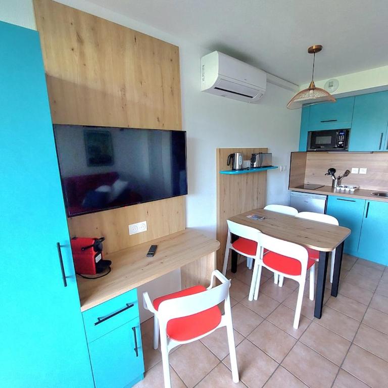 Studio avec clim, plage à 300m, piscine et parking - Estudio con vistas a las montañas - 12