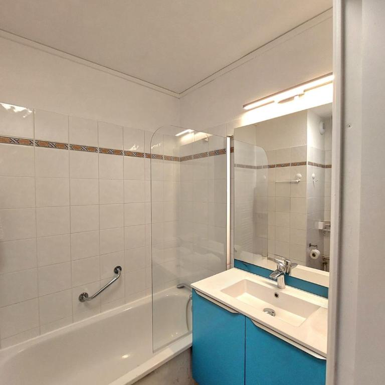 Studio avec clim, plage à 300m, piscine et parking - Estudio con vistas a las montañas - 13