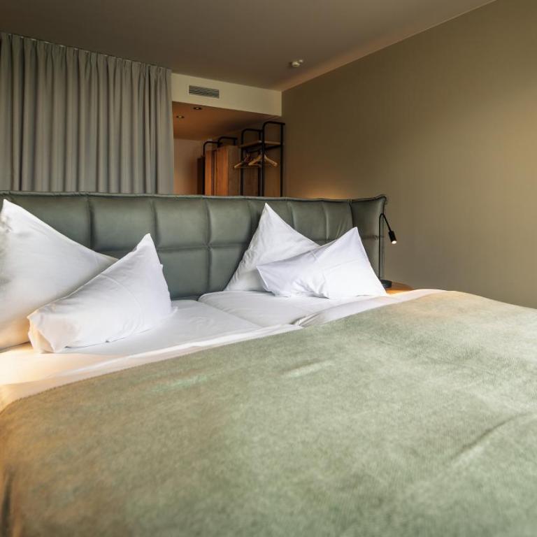 Tauern Spa Hotel & Therme - Panorama Room Glacier View - 2