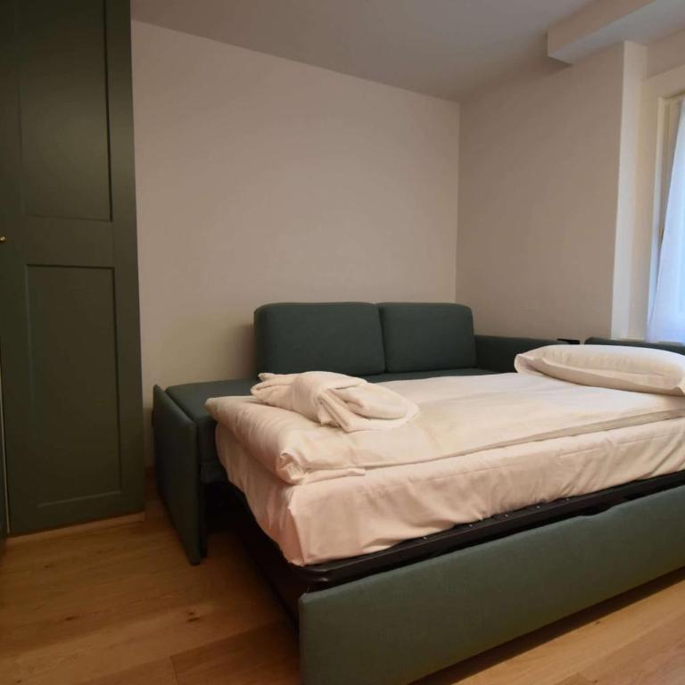 CROZZON view Apartment MhD - Appartamento con 4 Camere da Letto e Balcone - 8