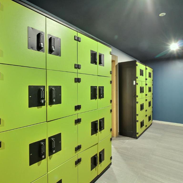 ARC 1600, Résidence Premium LE RIDGE, Appartement 10 personnes Vue Montagne - Ski aux pieds - Sauna, Hammam, Piscine intérieure chauffée, Salle de sport & fitness - Four-Bedroom Apartment with Balcony - 46