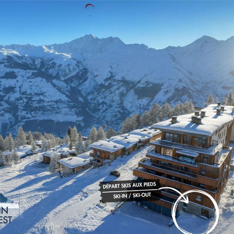 ARC 1600, Résidence Premium LE RIDGE, Appartement 10 personnes Vue Montagne - Ski aux pieds - Sauna, Hammam, Piscine intérieure chauffée, Salle de sport & fitness - Four-Bedroom Apartment with Balcony - 50