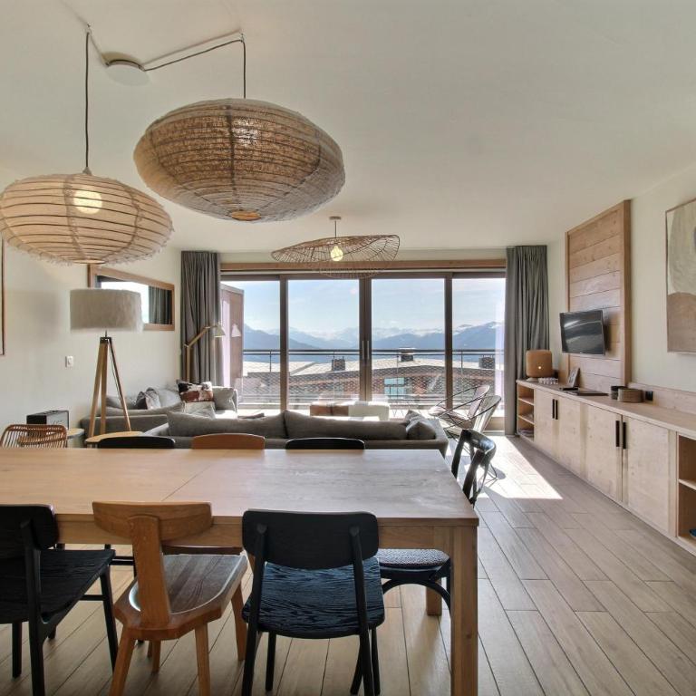 ARC 1600, Résidence Premium LE RIDGE, Appartement 10 personnes Vue Montagne - Ski aux pieds - Sauna, Hammam, Piscine intérieure chauffée, Salle de sport & fitness - Four-Bedroom Apartment with Balcony - 9