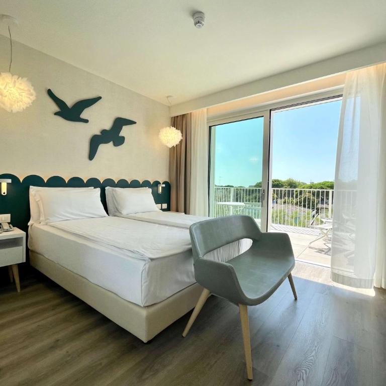 Junior Family Hotel - Camera Deluxe Matrimoniale con Vista Mare - 1