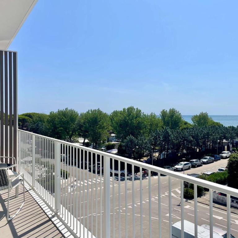 Junior Family Hotel - Camera Matrimoniale Deluxe con Balcone e Vista Mare - 4