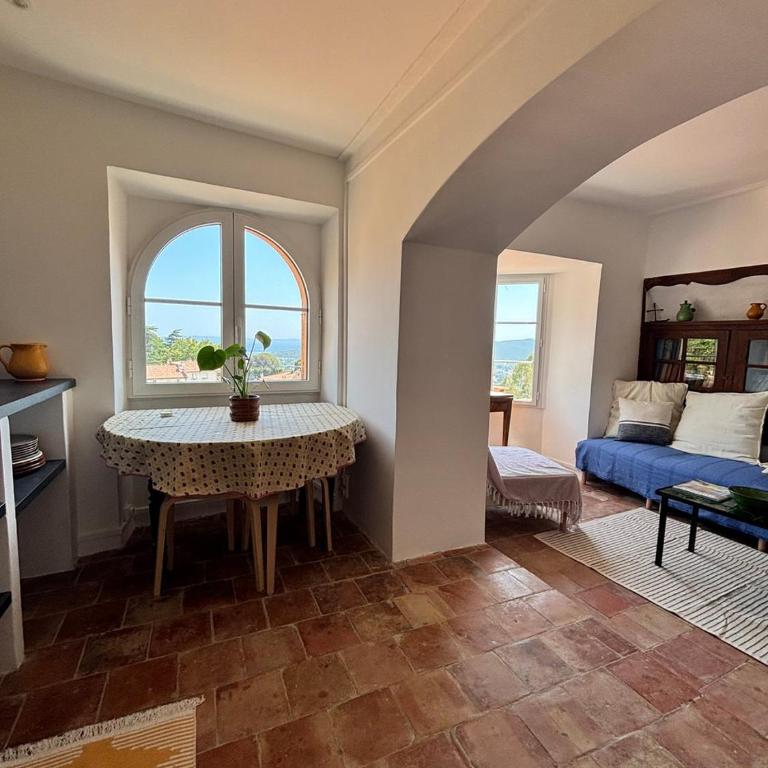 Au Levant, Maison de village de charme, vue mer - Maison 4 Chambres - 2