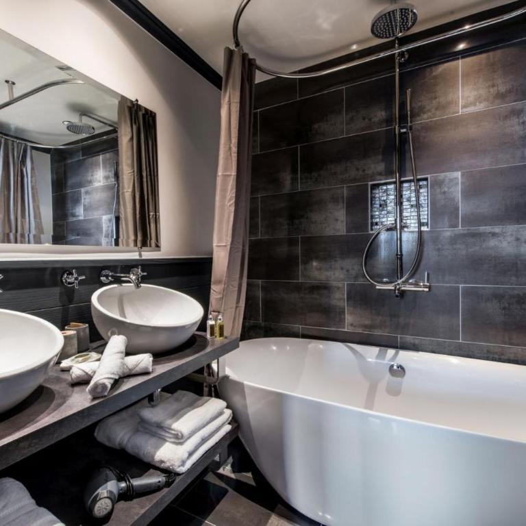 Cabin Sleeps 13 with Hot Tub - Maison de Vacances - 26