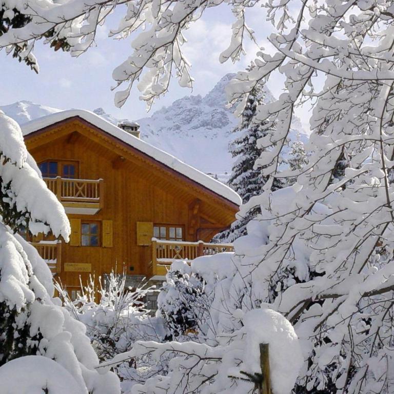 Cabin Sleeps 13 with Hot Tub - Maison de Vacances - 2