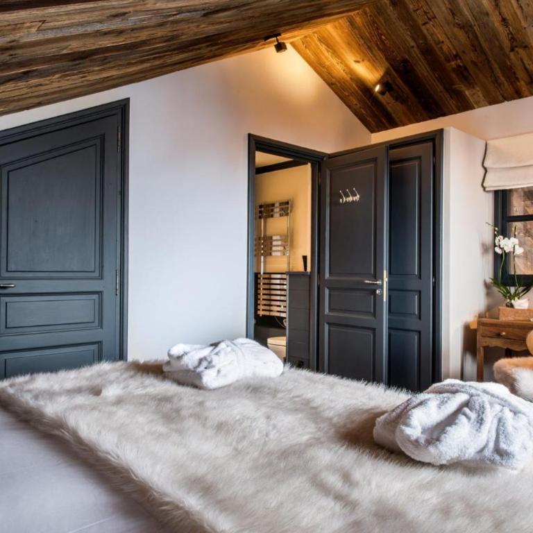 Cabin Sleeps 13 with Hot Tub - Maison de Vacances - 10
