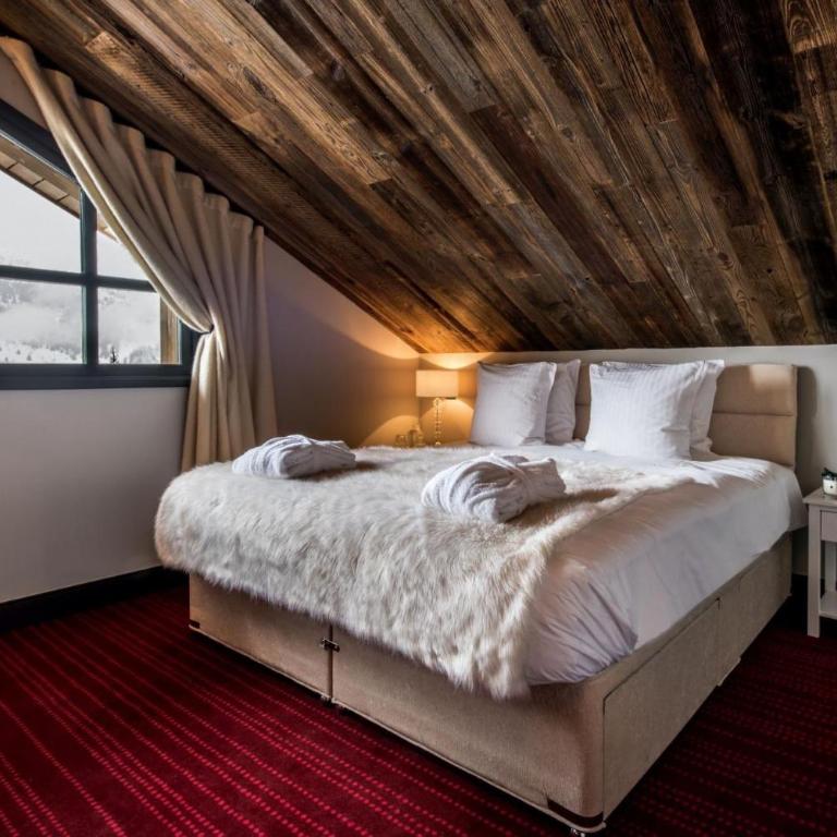 Cabin Sleeps 13 with Hot Tub - Maison de Vacances - 7
