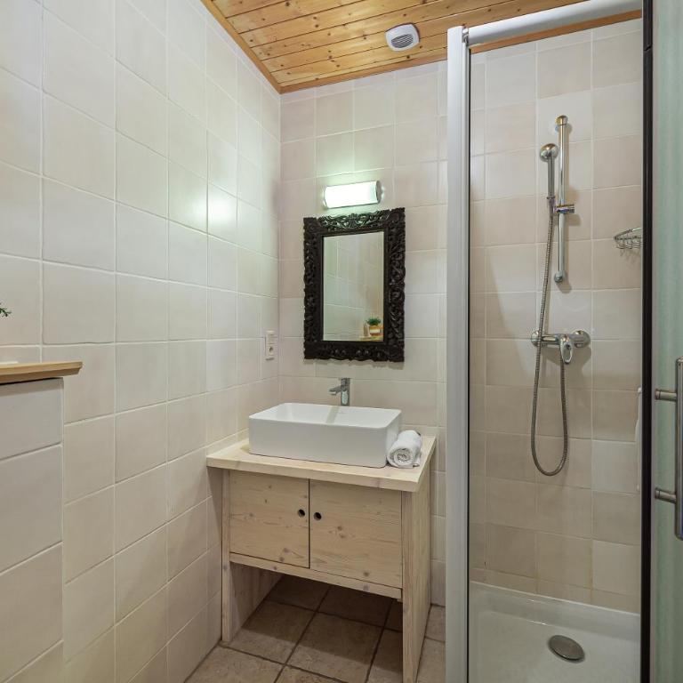Montbeliarde - Chalet avec jacuzzi - BO Immobilier - Reduced prices on ski passes Châtel & Portes du Soleil - Chalet con 5 Camere da Letto - 24