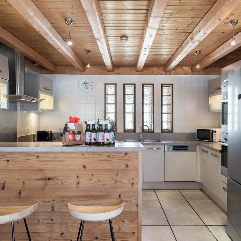 Montbeliarde - Chalet avec jacuzzi - BO Immobilier - Reduced prices on ski passes Châtel & Portes du Soleil - Chalet con 5 Camere da Letto - 9