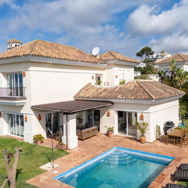 Villa with Private Pool Sea Views & Peaceful Surroundings in Mijas - Villa - 2