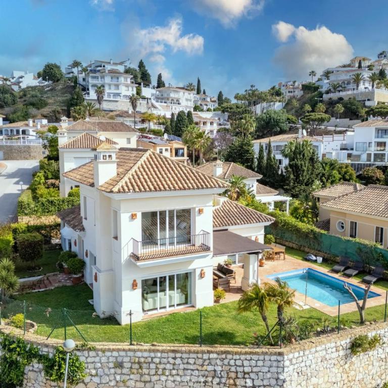 Villa with Private Pool Sea Views & Peaceful Surroundings in Mijas - Villa - 3