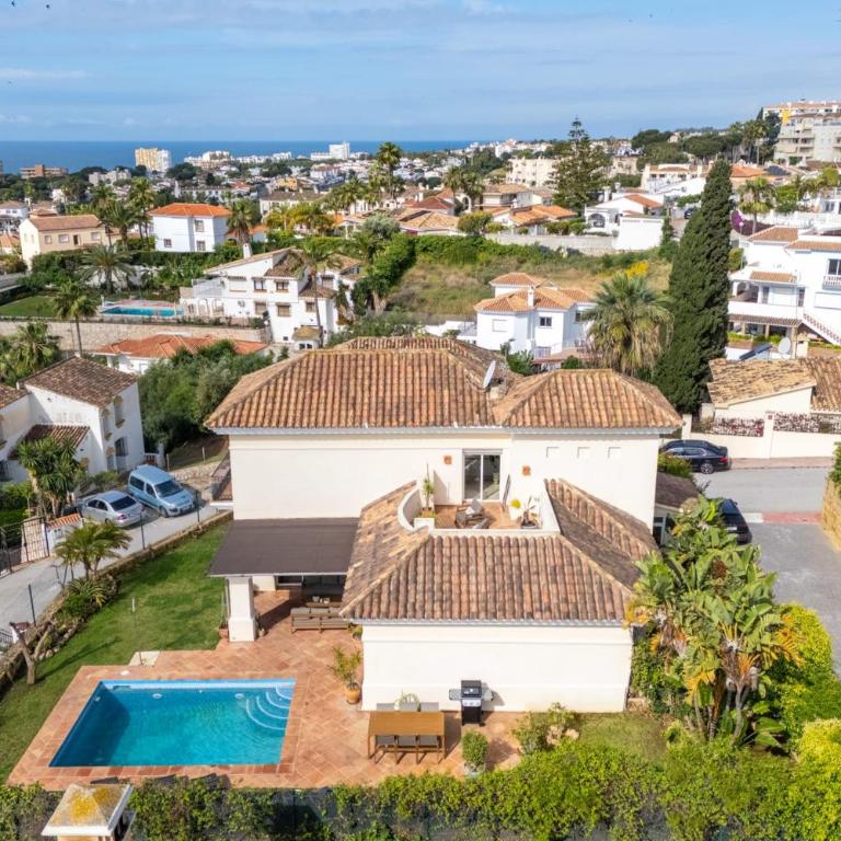 Villa with Private Pool Sea Views & Peaceful Surroundings in Mijas - Villa - 35