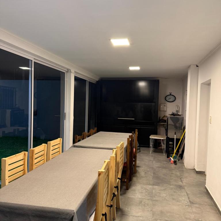 Casa quinta moderna, con pileta, parrilla, galería, 2 habitaciones, todos los servicios - One-Bedroom House - 16