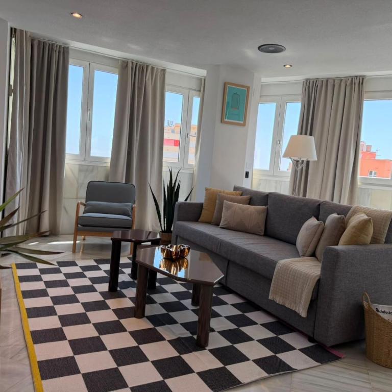 Apartamento Exclusivo de Diseño y piscina en centro de Torremolinos - Apartment mit 2 Schlafzimmern - 17