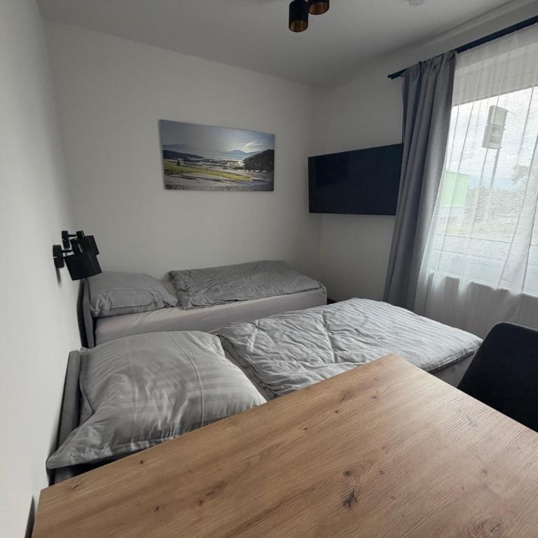 Haus Motorbrett - Doppel-/Zweibettzimmer mit Bad - 2