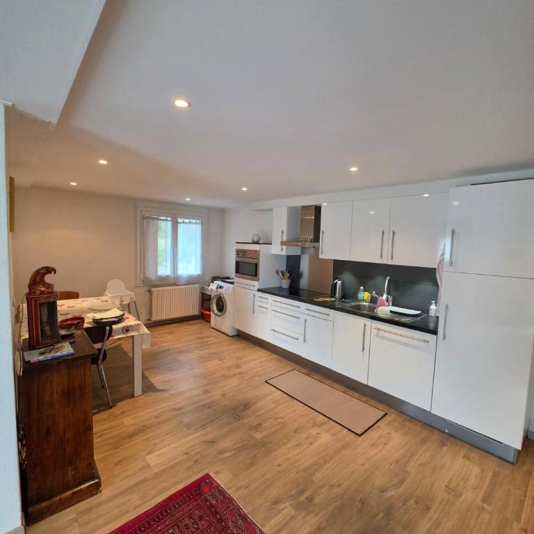 Appartement au centre, proche du départ de ski - Two-Bedroom Apartment - 7