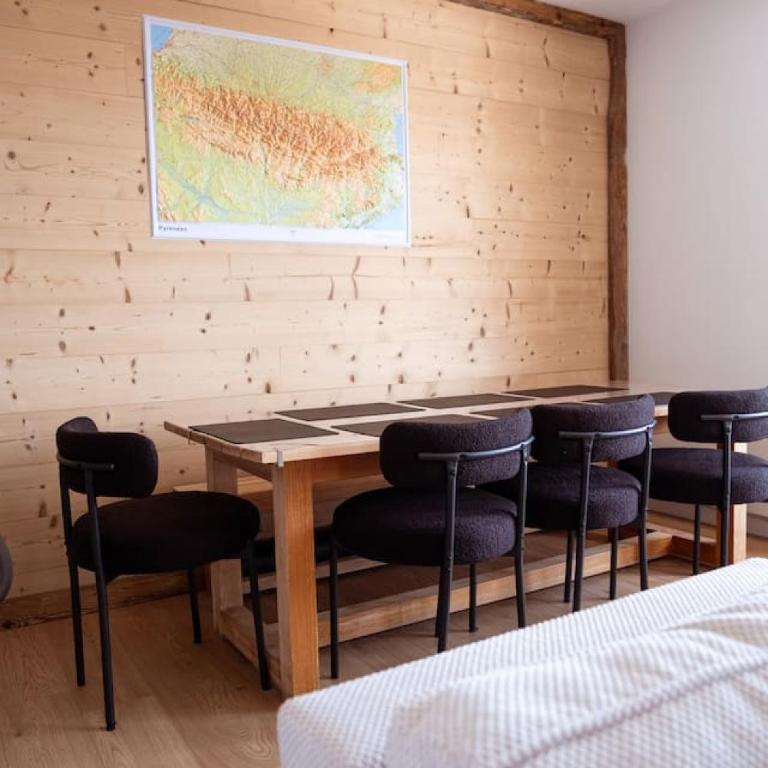 Appartement moderne et spacieux avec poêle à bois et balcon - Appartement - 9