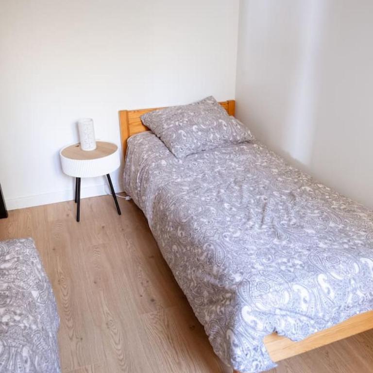 Appartement moderne et spacieux avec poêle à bois et balcon - Appartement - 22