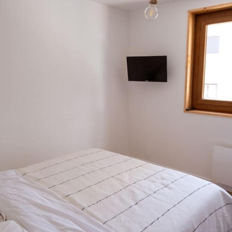 Appartement moderne et spacieux avec poêle à bois et balcon - Appartement - 37