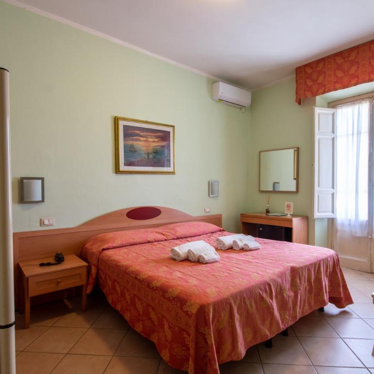 Hotel Massimo - Camera Quadrupla con Balcone - 1