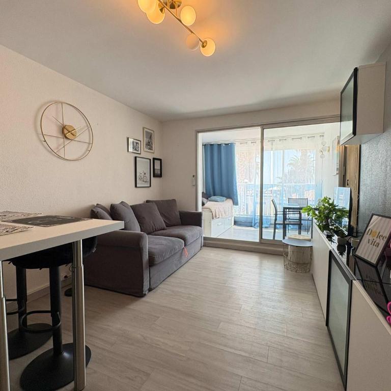 Cozy Seafront Studio on the Mediterranean - Apartment - 4