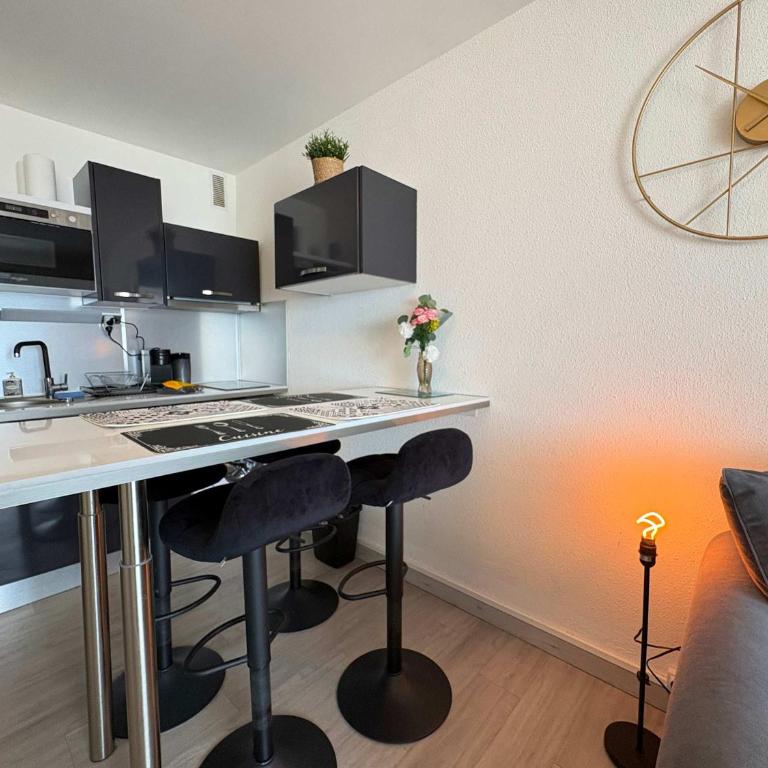 Cozy Seafront Studio on the Mediterranean - Apartment - 5