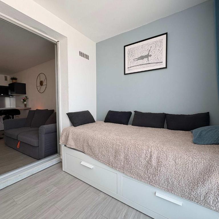 Cozy Seafront Studio on the Mediterranean - Apartment - 10