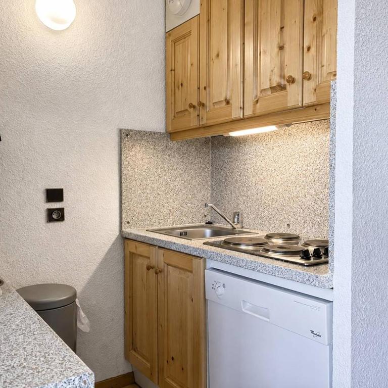 Appartement duplex 7 pers, pistes, commerces, parking, balcon - Appartement 1 Chambre - 10