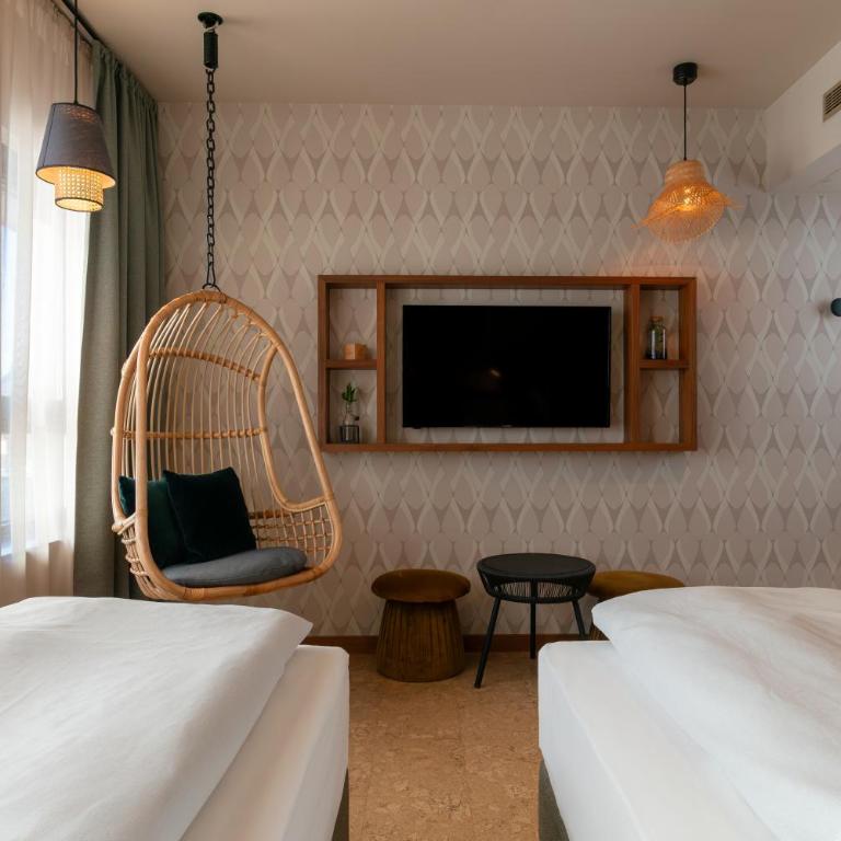 Cocoon Salzburg Hauptbahnhof - Zweibettzimmer TWIN mit Badewanne - 10