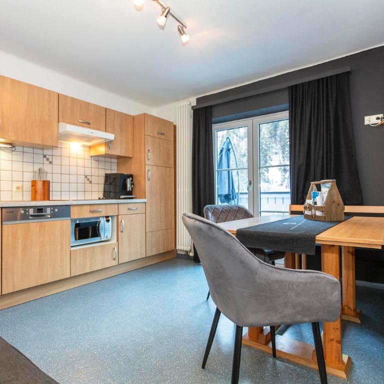 Gruber's Gästehaus - Apartment mit 2 Schlafzimmern und Balkon - 4