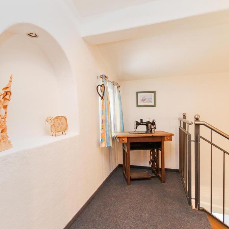 Gruber's Gästehaus - Apartment mit 4 Schlafzimmern und einem Balkon - 7