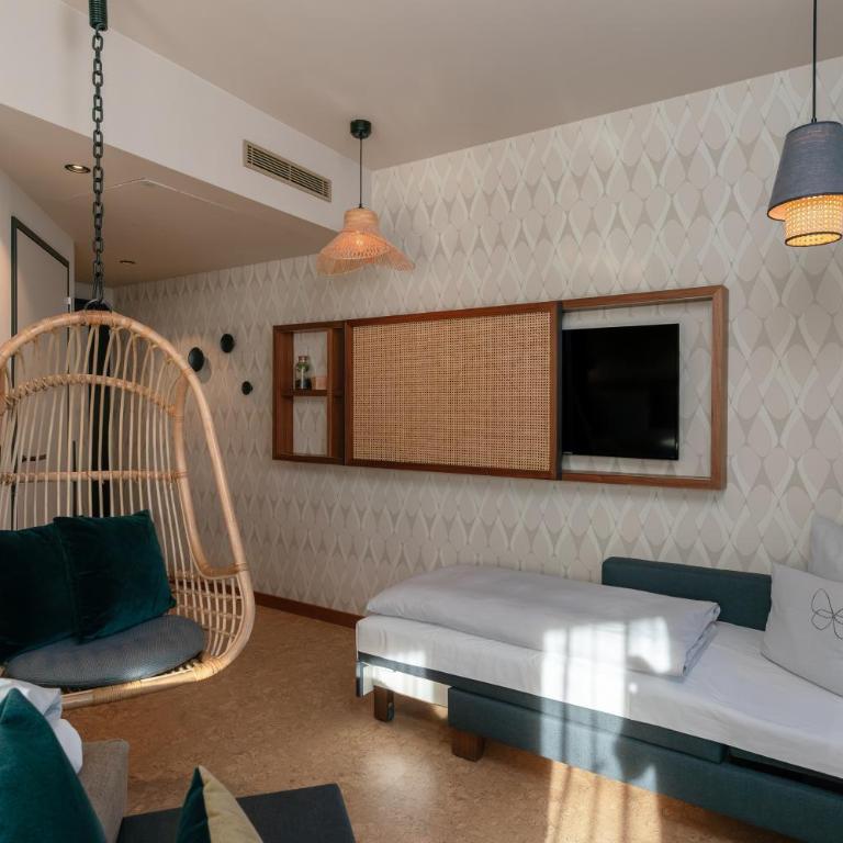 Cocoon Salzburg Hauptbahnhof - Dreibettzimmer - 5