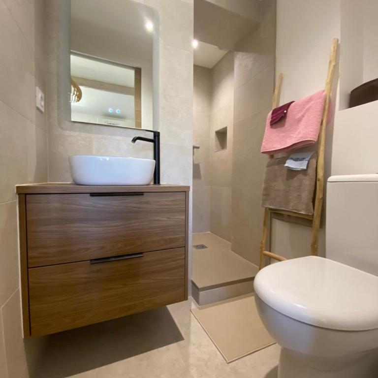 Parenthèse Uzétienne - Studio climatisé tout confort avec terrasse - Appartement 1 Chambre - 2