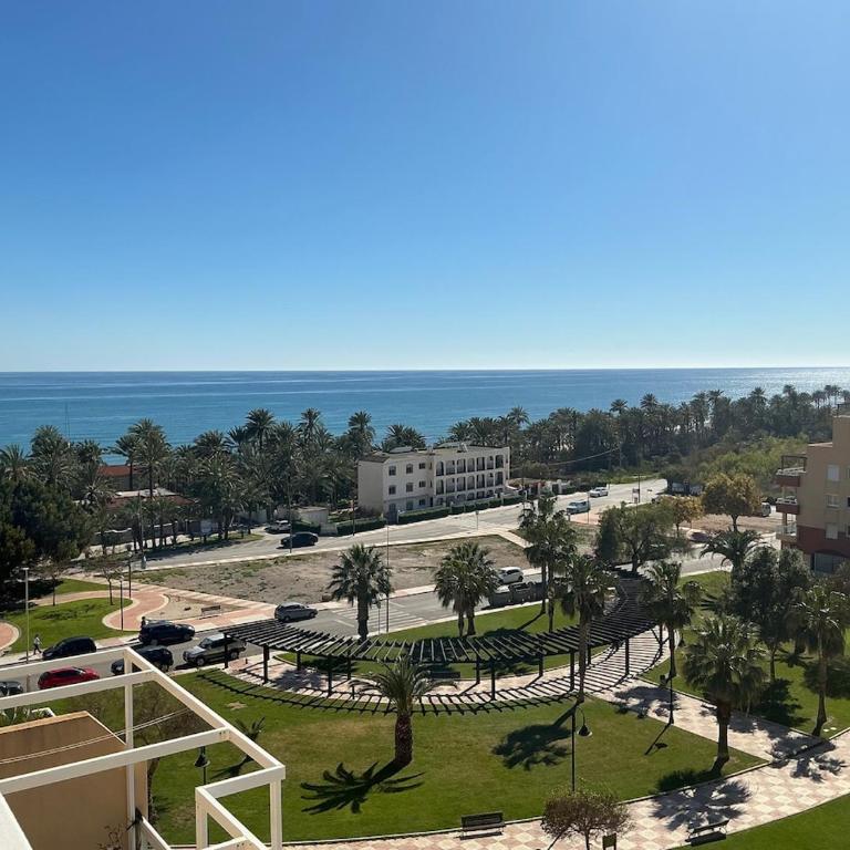 Ático con terraza, vistas al mar y piscina - Apartamento de 1 dormitorio - 18