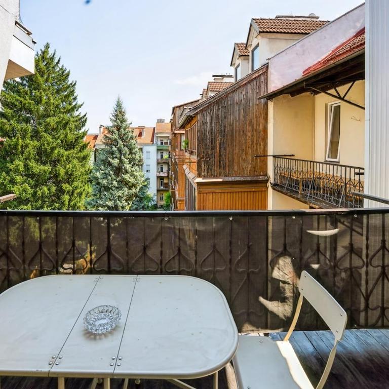 Huge Central Designer Loft with Tyrolean Flair - Apartment mit 3 Schlafzimmern - 19