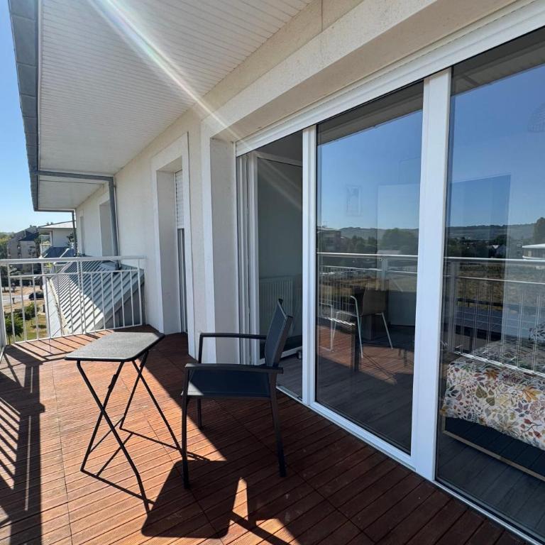 2-bedroom apartment with balcony close to the sea - Apartment - 2