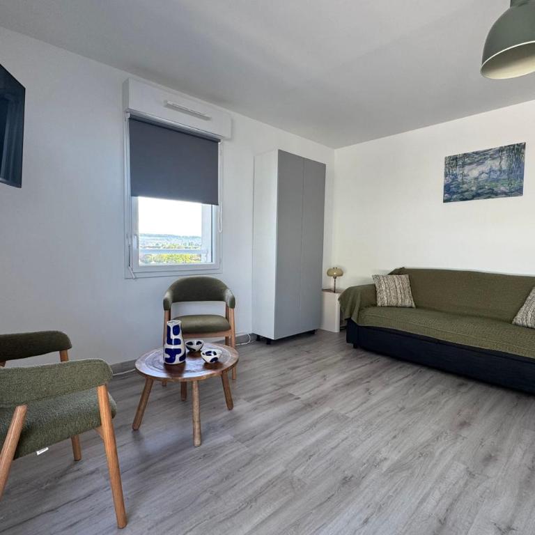 2-bedroom apartment with balcony close to the sea - Apartment - 3
