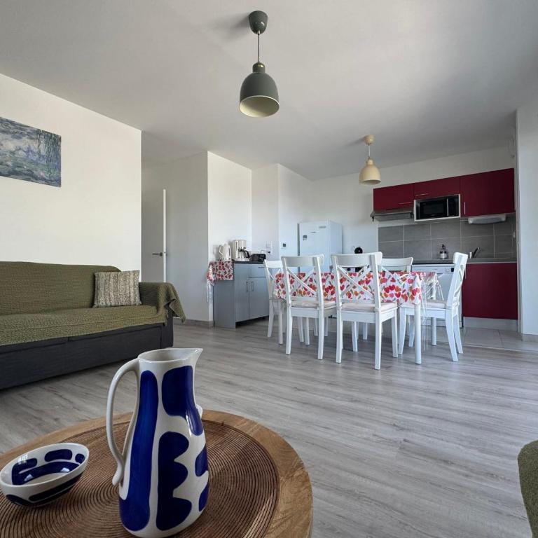 2-bedroom apartment with balcony close to the sea - Apartment - 5