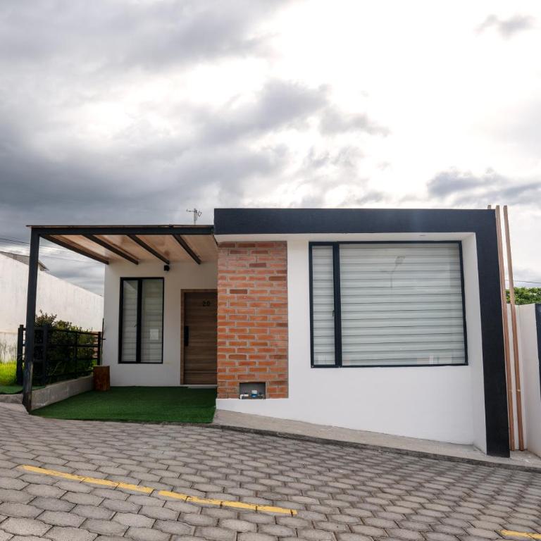 Casa 20 Moderna con piscina y vista a Ibarra - Casa de 2 dormitorios - 3