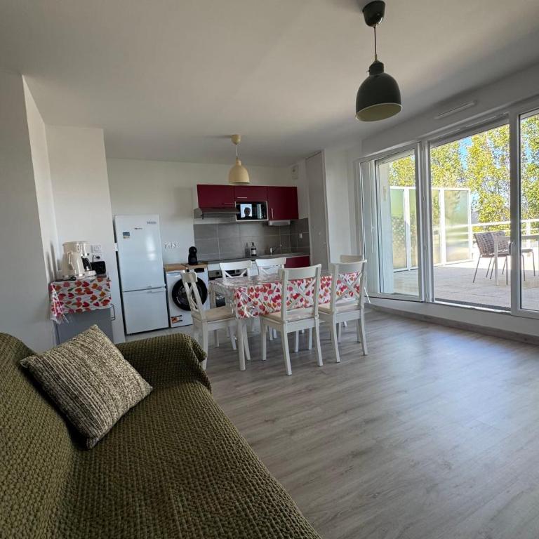 2-bedroom apartment with balcony close to the sea - Apartment - 6