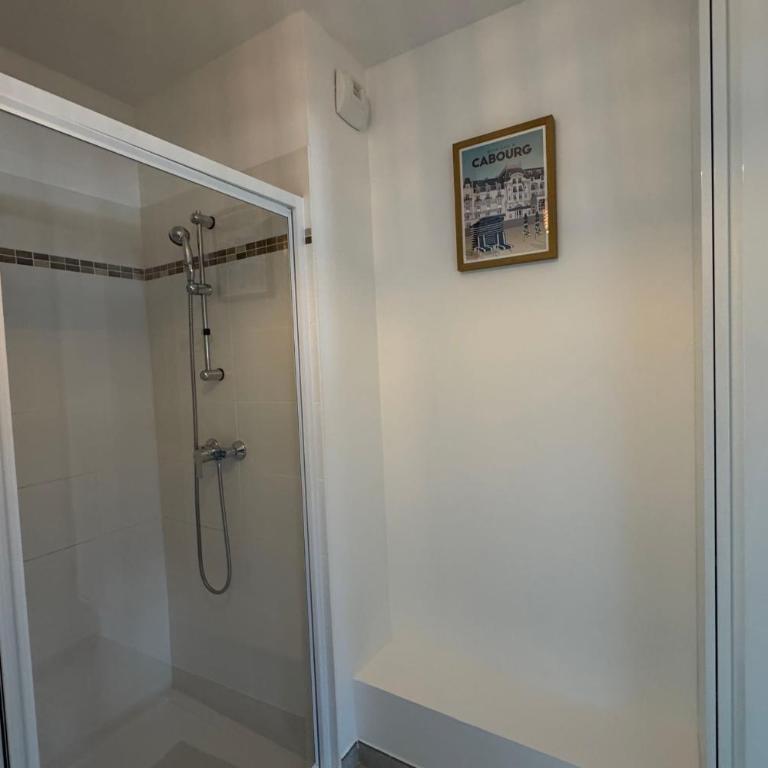 2-bedroom apartment with balcony close to the sea - Apartment - 20