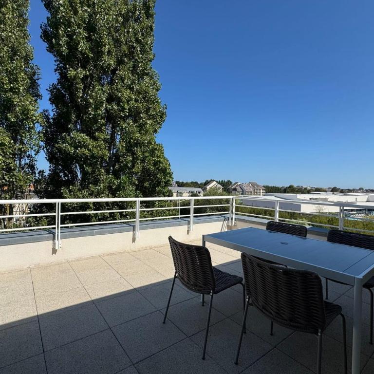 2-bedroom apartment with balcony close to the sea - Apartment - 21
