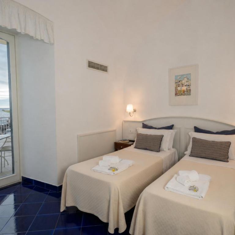 Core Amalfitano City Suites - Suite Queen con Vista Mare - 4