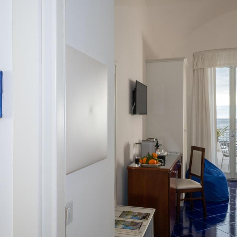 Core Amalfitano City Suites - Suite Queen con Vista Mare - 5