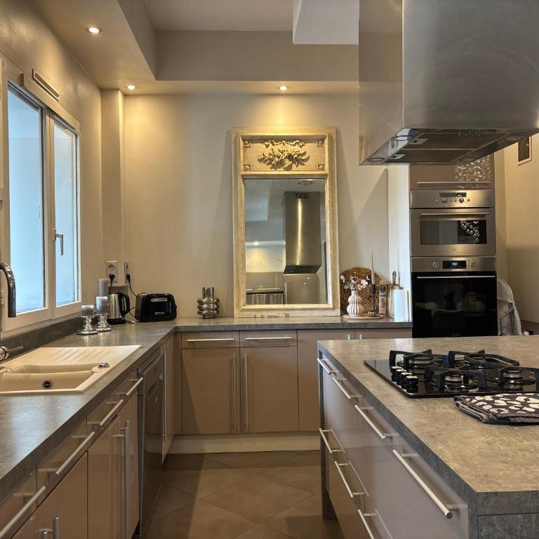 L'Échappée Belle 3 étoiles - Piscine, Jardin et Pool-house - Proche Cité - Villa de 3 dormitorios - 5