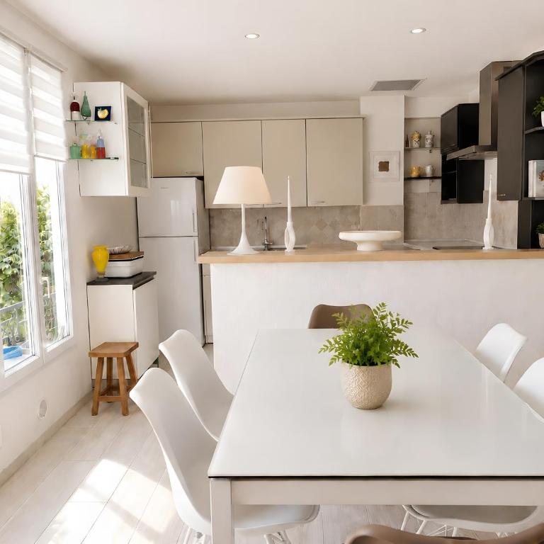 Cannes Three Bedrooms - Appartement 3 Chambres Premium avec Balcon - 1